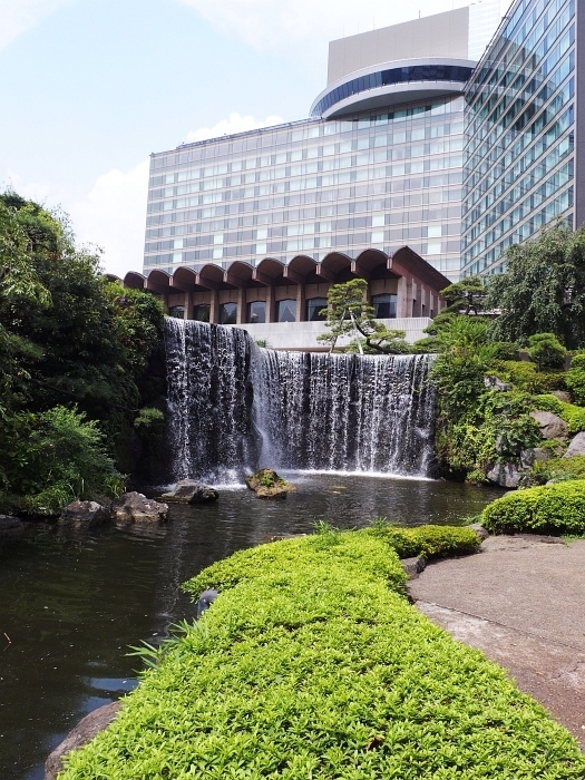 ホテルニューオータニの日本庭園 いわしののんびり遊泳 vol 2 ホテルニューオータニの日本庭園 いわしののんびり遊泳 vol 2