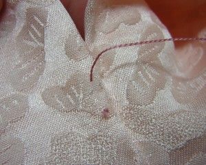 かんぬき止め 虫止め 小さな ちいさな 拘りです 笑 きものを愛する和服仕立て人の 毎日 かんぬき止め 虫止め 小さな ちいさな 拘りです 笑 きものを愛する和服仕立て人の 毎日