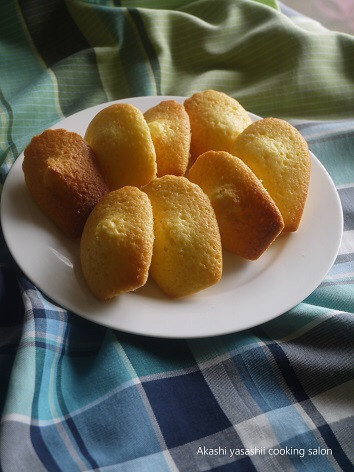 オレンジ風味のマドレーヌ_f0361692_08490291.jpg