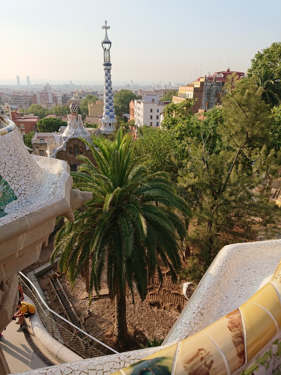 スペイン旅行6日目 バルセロナ グエル公園 優しい時間 スペイン旅行6日目 バルセロナ グエル公園 優しい時間