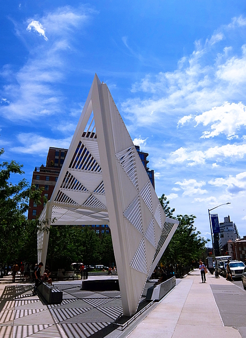 NYCエイズ・メモリアル・パーク・スカルプチャー NYC AIDS Memorial Park sculpture_b0007805_04445671.jpg