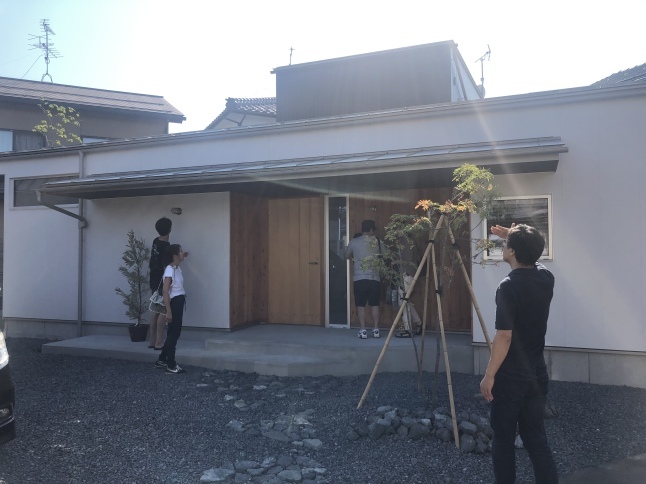 b0350271_16303407.jpeg
