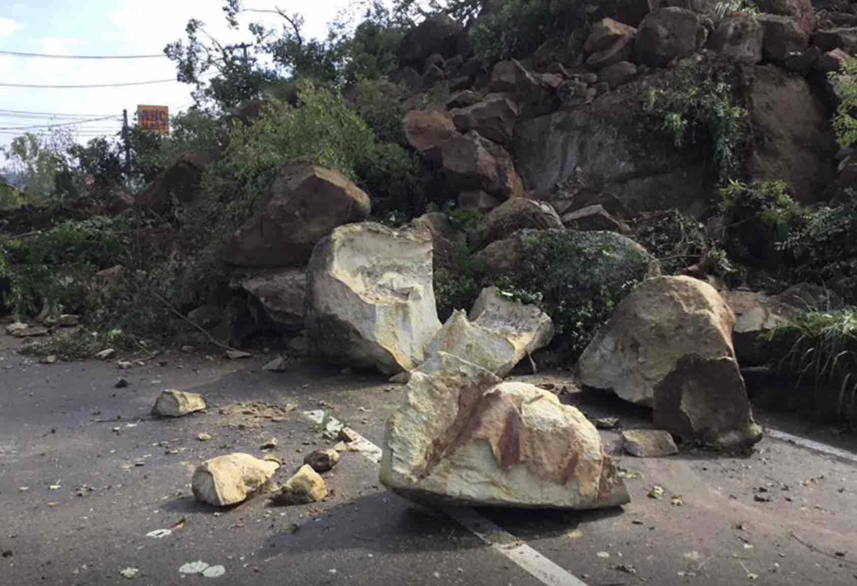 山崩れ 鹿島街道通行止め 風のたよりー佐藤かずよし