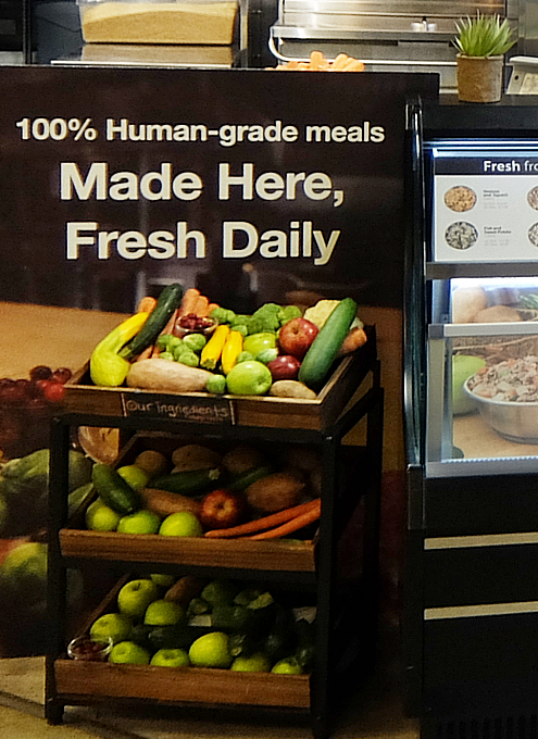 ニューヨークのPetcoで進行中のペット・フード革命、JustFoodForDogs_b0007805_23445190.jpg
