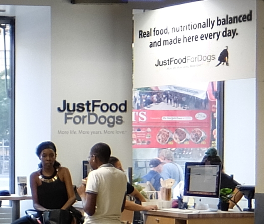 ニューヨークのPetcoで進行中のペット・フード革命、JustFoodForDogs_b0007805_23475972.jpg