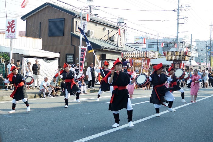 ■続【愛川夏祭り　②中津中央商店街にて。エイサー／御神輿4基の豪華共演です♪】_b0033423_20263404.jpg