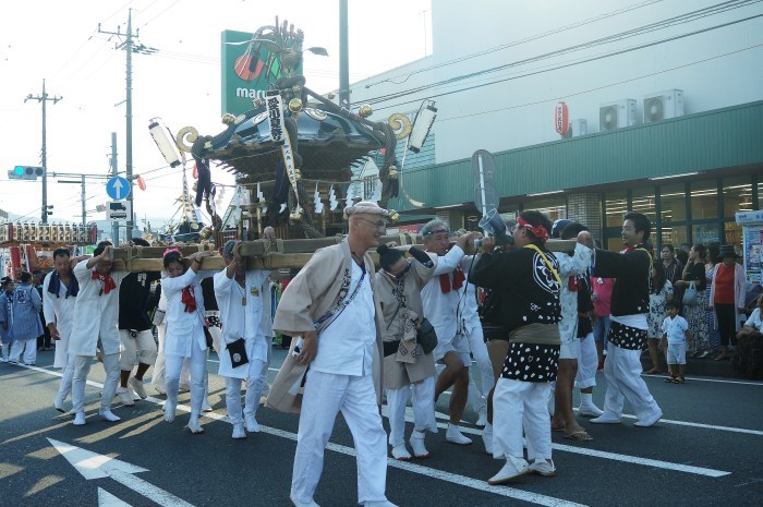 ■続【愛川夏祭り　②中津中央商店街にて。エイサー／御神輿4基の豪華共演です♪】_b0033423_20441882.jpg