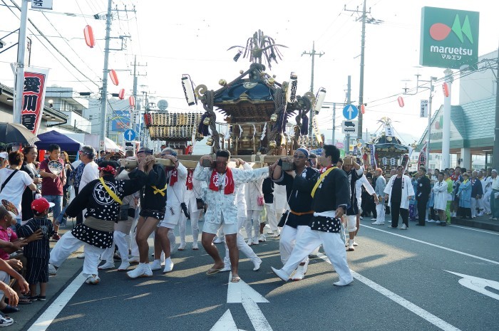 ■続【愛川夏祭り　②中津中央商店街にて。エイサー／御神輿4基の豪華共演です♪】_b0033423_20570493.jpg