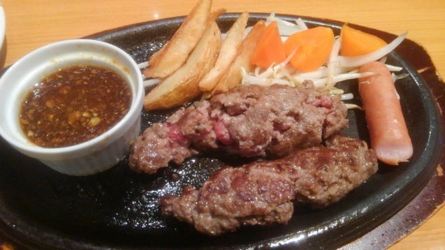 粗挽きハンバーグにジャポネソース おでかけメモランダム 鹿児島 粗挽きハンバーグにジャポネソース おでかけメモランダム 鹿児島