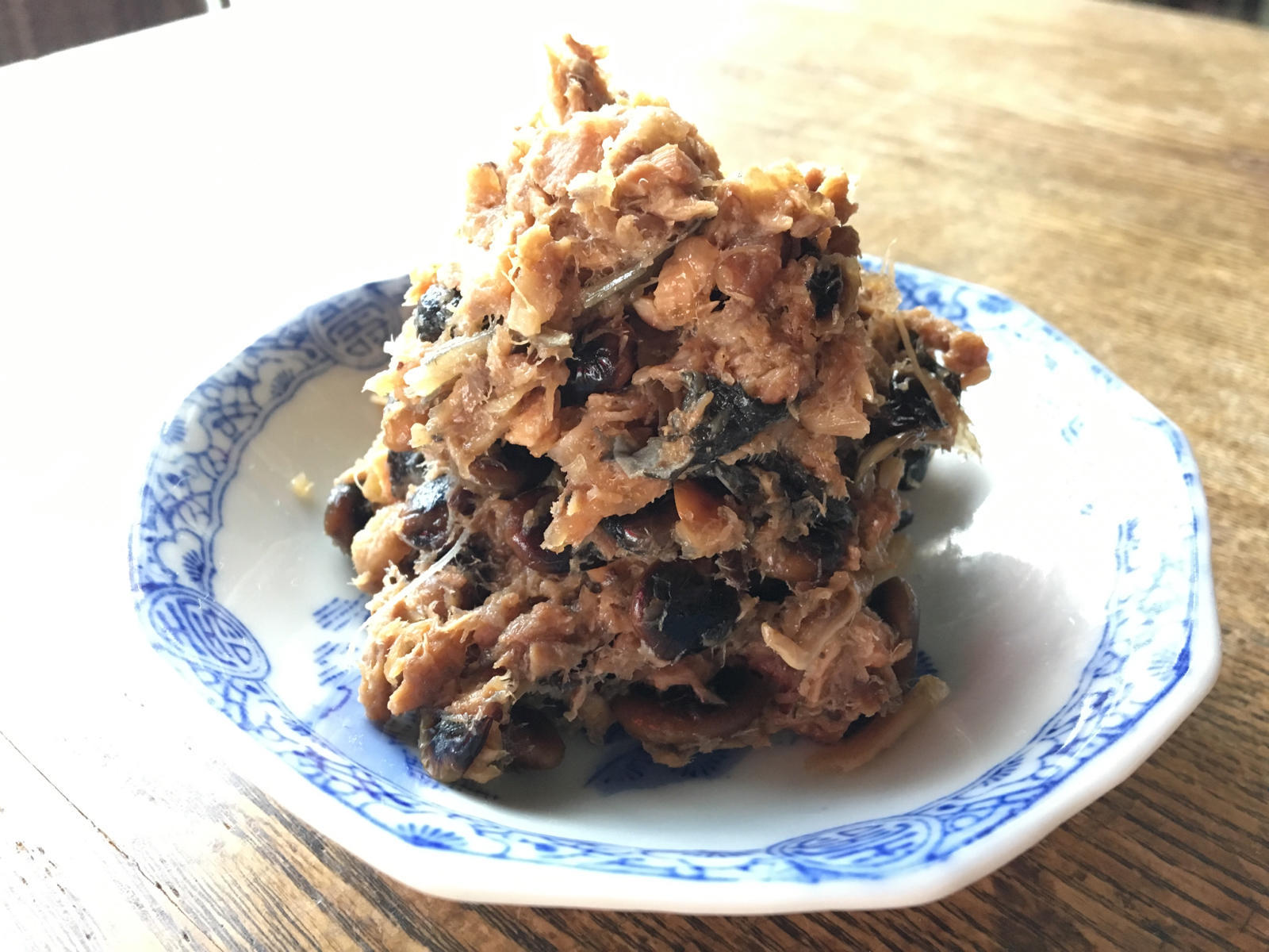 郷土料理 鮭のアラば煮たやづ のんびり酒場ニコル 郷土料理 鮭のアラば煮たやづ のんびり酒場ニコル