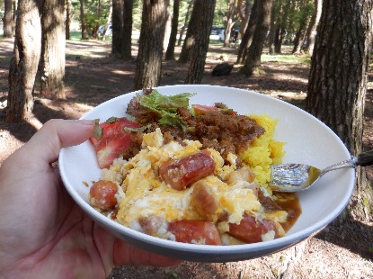 キャンプの朝食はカレーで_e0077899_8352237.jpg