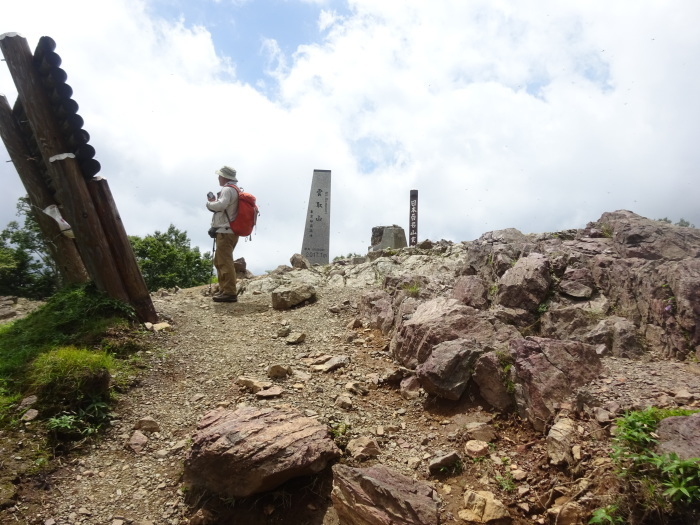 雲取山　日本百名山　2017ｍ_b0124306_09372351.jpg