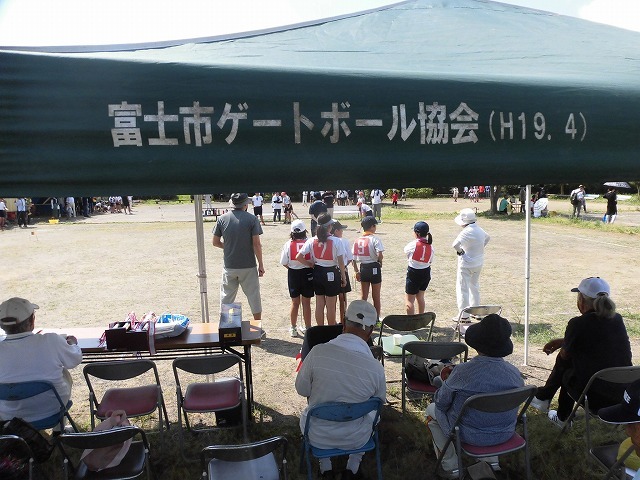 暑さが堪える中、第24回富士市ゲートボールジュニア大会in雁(かりがね)公園_f0141310_07462008.jpg