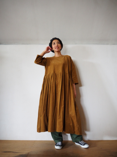 バックギャザー　ワンピース　コーデュロイ Dahlia コーデュロイギャザーワンピ : CASA NICE DAYS