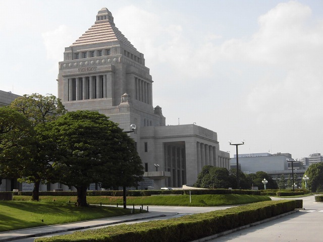 「憲政の神様・尾崎行雄」を記念して建てられた「憲政記念館」_f0141310_07570639.jpg
