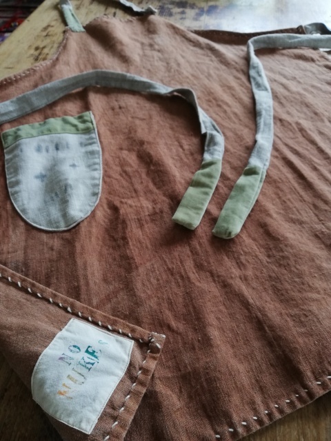 早川ユミさんの柿渋染めエプロン : 器ギャラリー あ・でゅまん