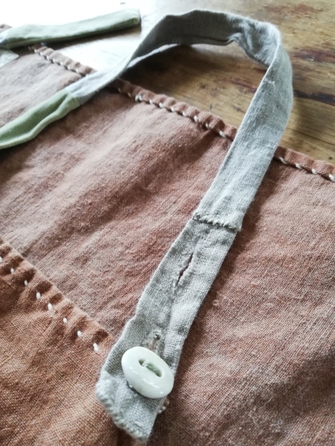 早川ユミさんの柿渋染めエプロン : 器ギャラリー あ・でゅまん