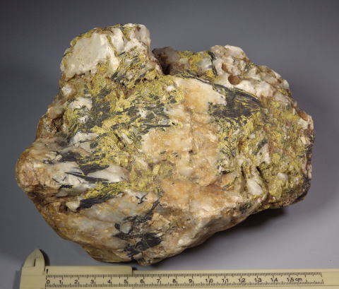 灰重石の蛍光 スカルンと熱水 高温 高圧鉱物の薄物館 灰重石の蛍光 スカルンと熱水 高温 高圧鉱物の薄物館