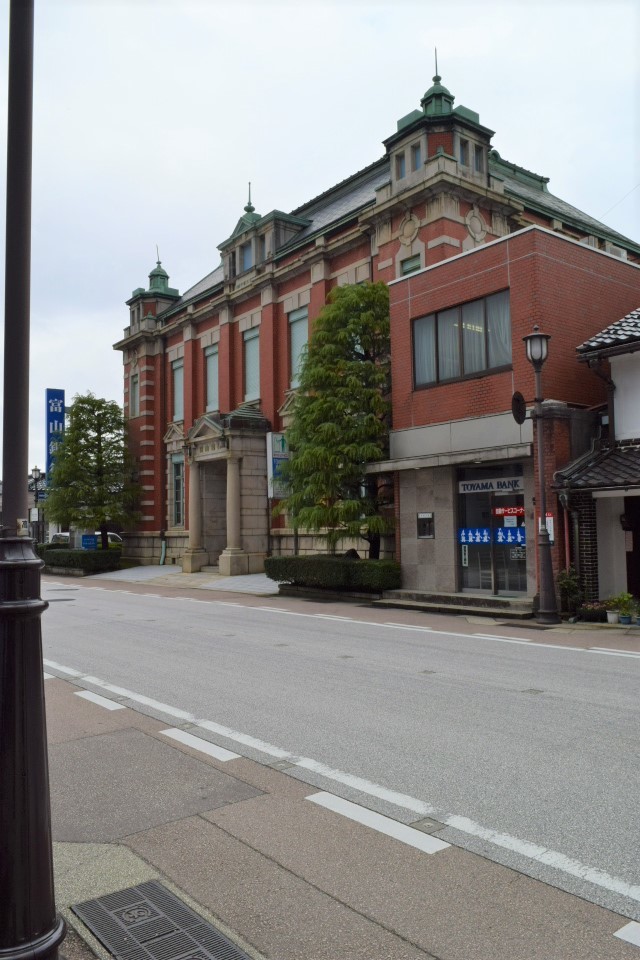 富山県高岡市の富山銀行本店(大正モダン建築探訪)_f0142606_10270667.jpg