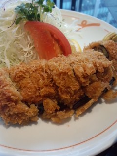 日比谷 遊食豚彩 いちにぃさんのなす黒豚かつセット_f0112873_047311.jpg