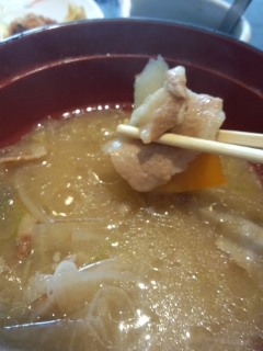 日比谷 遊食豚彩 いちにぃさんのなす黒豚かつセット_f0112873_12253475.jpg