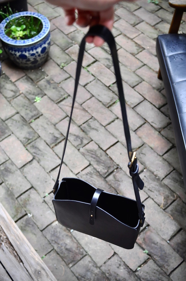 black pouch_b0172633_20355498.jpg