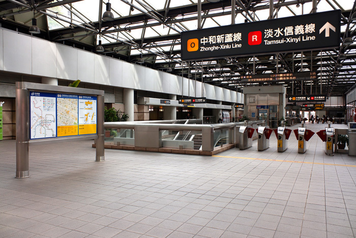 まずは民権西路站(駅)へ 〜台北6_b0175635_22155348.jpg