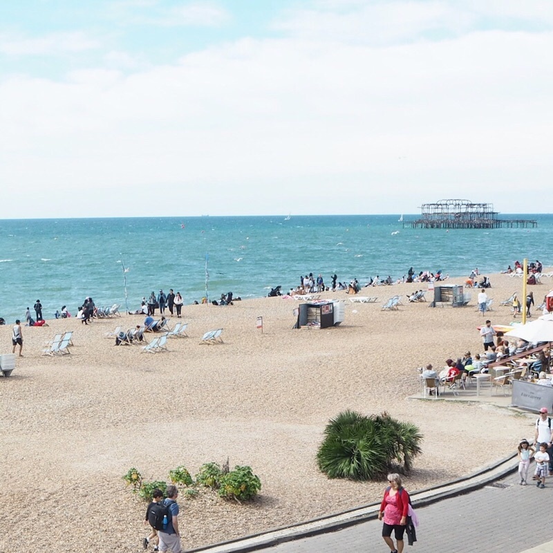ランチはみんなでフィッシュ&チップス(イギリス買付旅2019)_e0338157_00445025.jpeg