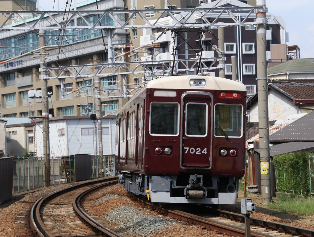 阪急7024F 返却回送_d0202264_17124845.jpg