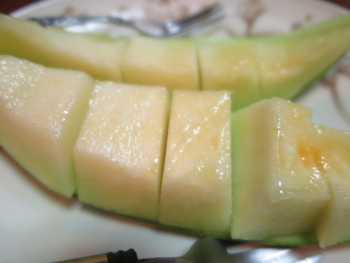 朝:サラダプレート、野菜ジュース、茄子の糠漬け 昼:大麦大豆紫蘇ヒジキ🍙&焼鳥ももタレ 夜:日清焼きそば、とうもろこし&冷奴_c0075701_20155558.jpg