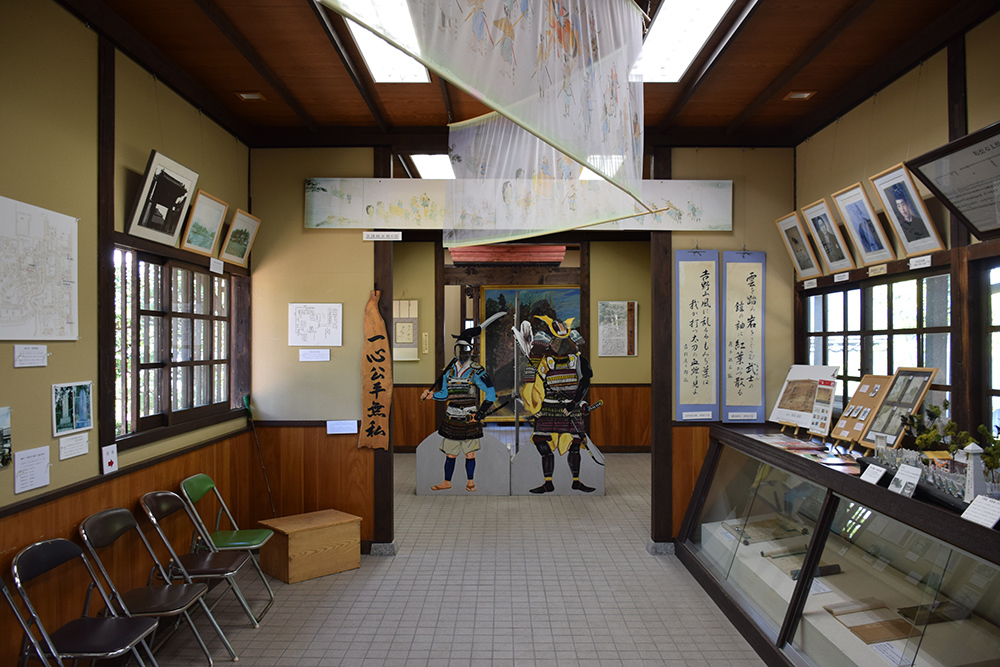 天誅組の足跡を訪ねて。 その9 「民俗資料館(五條代官所長屋門)」_e0158128_16141994.jpg