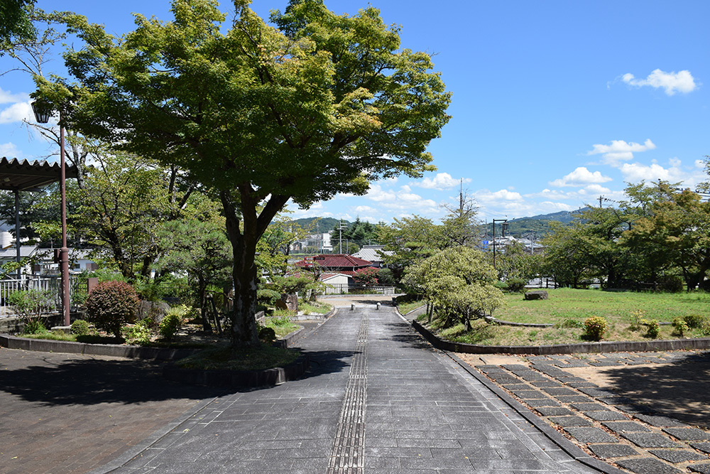 天誅組の足跡を訪ねて。 その9 「民俗資料館(五條代官所長屋門)」_e0158128_16222831.jpg