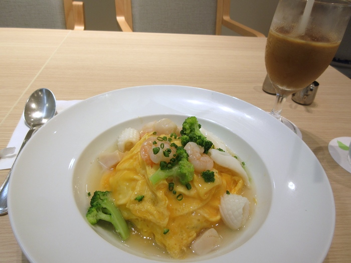 【京橋千疋屋】思った以上に美味しかったシーフードあんかけオムライス_b0009849_17103812.jpg