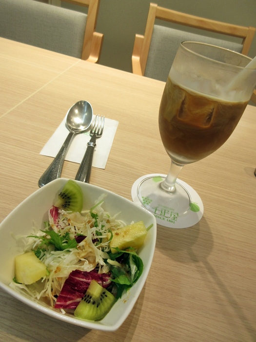 【京橋千疋屋】思った以上に美味しかったシーフードあんかけオムライス_b0009849_17192466.jpg