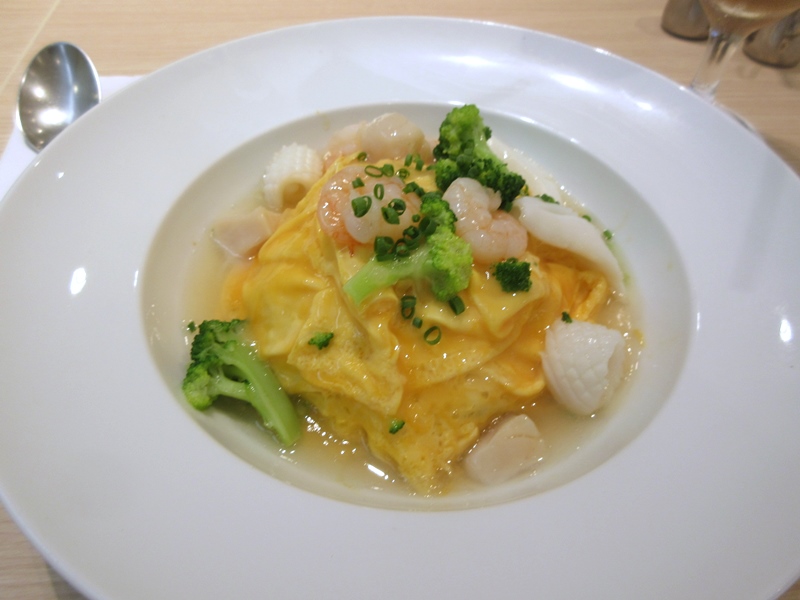 【京橋千疋屋】思った以上に美味しかったシーフードあんかけオムライス_b0009849_17204422.jpg