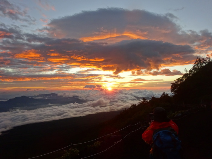 暴風雨の富士山　頂上_b0124306_16540539.jpg