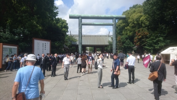 靖国神社 参拝 終戦記念日 秋葉原 カーフィルム ボディコーティング 大阪 貝塚_a0197623_18384494.jpg
