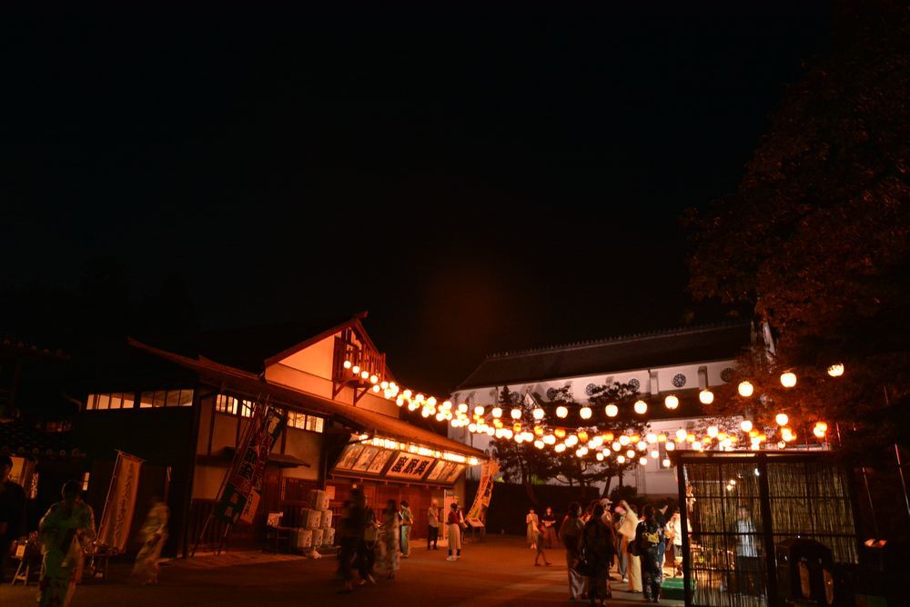 宵の明治村 呉服座前_e0373930_00323972.jpg