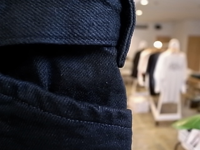 COMOLI Denim Belted Pants : TRUNK COMOLI Denim Belted Pants : TRUNK