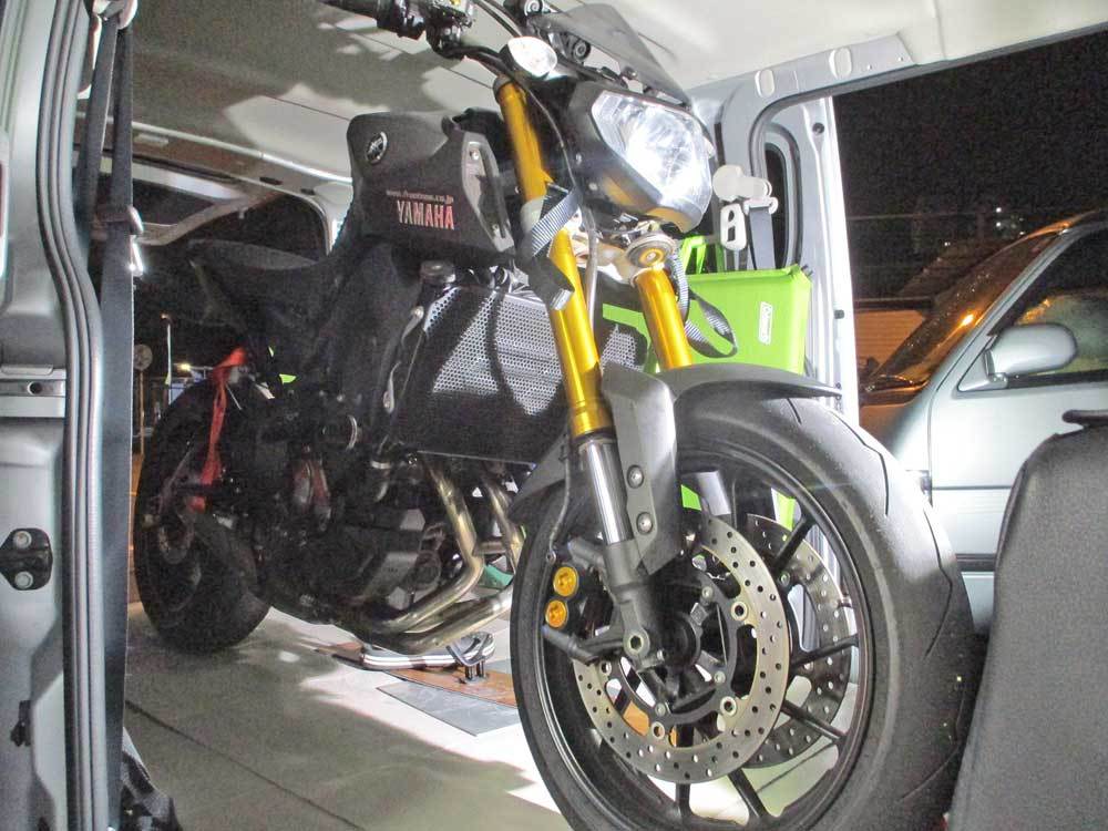 K5サン号 MT-09のFキャリパーをアルミピストンモデルに交換