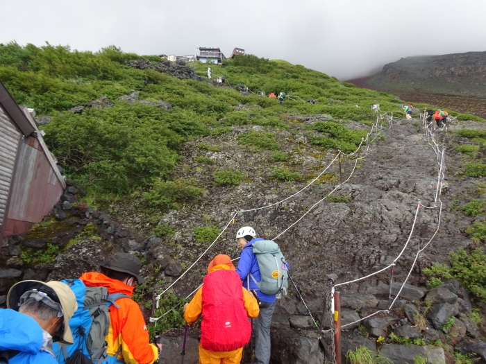 暴風雨の富士山　頂上_b0124306_12345513.jpg