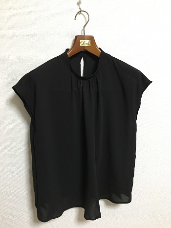 ハイネックフレンチスリーブブラウス むらさきのいと ハイネックフレンチスリーブブラウス むらさきのいと