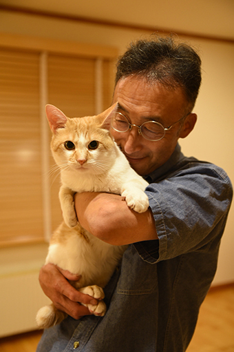 ただいま!から始まる攻防_e0414191_05123503.jpg