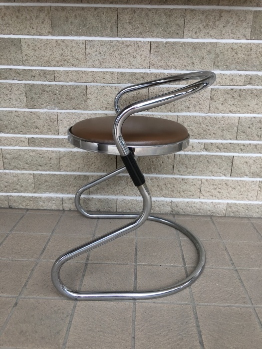 \"HIKARI FURNITURE\" Cantilever Chair_f0158009_05433961.jpeg