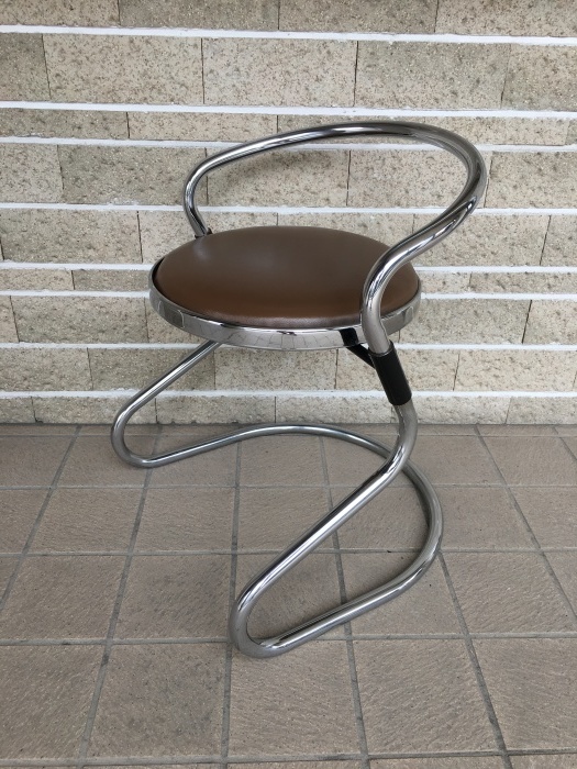 \"HIKARI FURNITURE\" Cantilever Chair_f0158009_05445061.jpeg