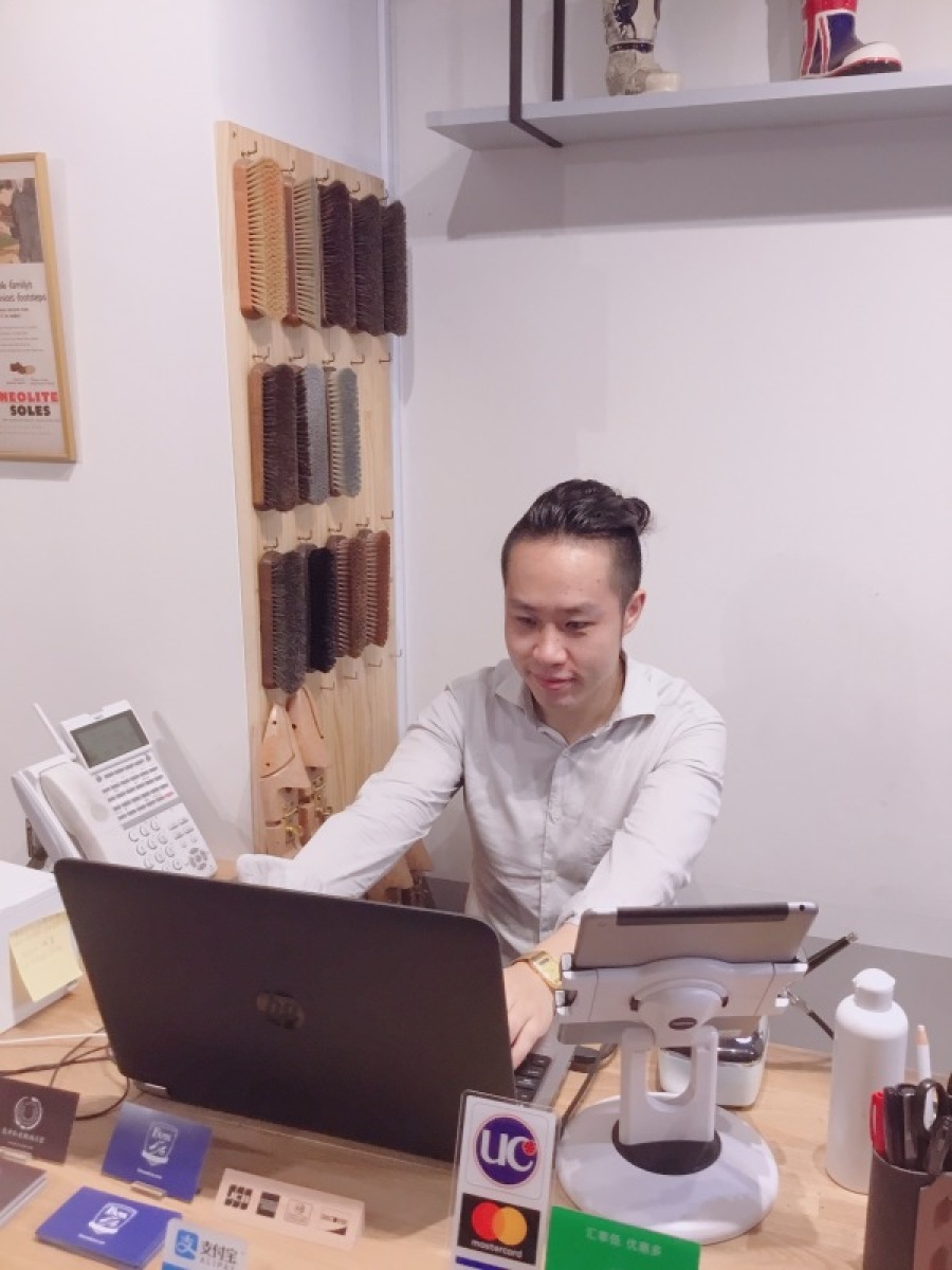 靴磨きの教科書_f0283816_11465769.jpeg