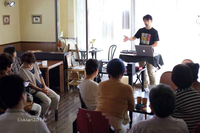 青木ひろこのリーディングカフェ「太宰治を読む」 in テールーム パ・ド・ドゥ_e0227942_20342803.jpg