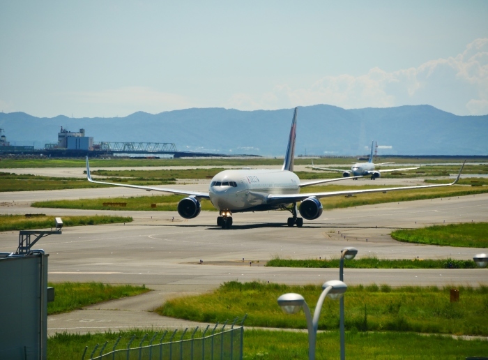 　　関西国際空港へ　５年前の記事です　　２０２４-０９-０１　００：００　　_b0093754_21383355.jpg