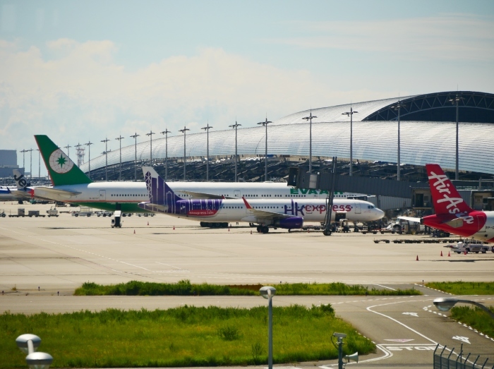 　　関西国際空港へ　５年前の記事です　　２０２４-０９-０１　００：００　　_b0093754_21394009.jpg