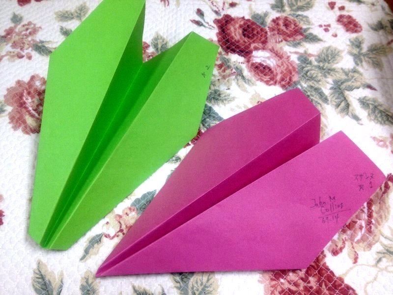 紙飛行機やブーメラン 空を飛ばすもの ガジャのねーさんの 空をみあげて Hazle Cucu